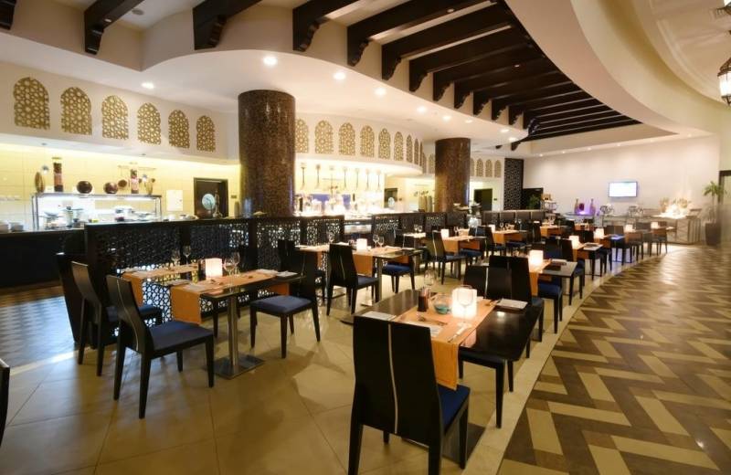 Hotel Bahi Ajman Palace Hotel, Spojené Arabské Emiráty - Reštaurácia
